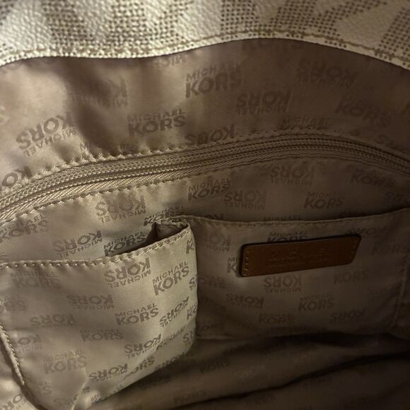 Michael Michael Kors Handbag Purse. Beige Color With MK Logo. Front Pocket. - Picture 11 of 16